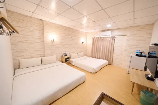 日光河堤時尚旅店｜近高雄音樂中心-家庭親子房(兩大床)-4