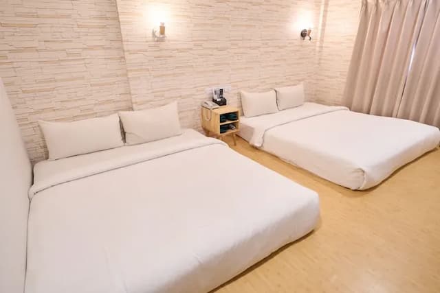 日光河堤時尚旅店｜近高雄音樂中心-家庭親子房(兩大床)-5