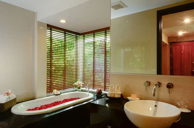 北碧府度假村U Inchantree Kanchanaburi-Suite with Bathtub (Room with breakfast)-6