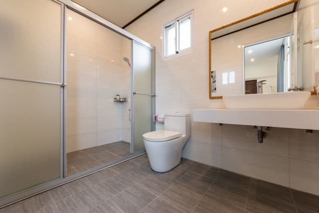 型依設計不同，設備略有不同，客房設施請依現場提供為準