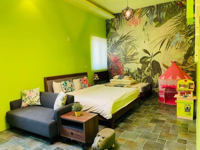Childlike Garden Nantou Puli B&B-Tropical Rainforest Triple Room-1