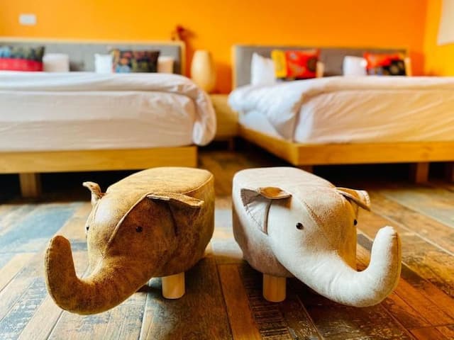 Childlike Garden Nantou Puli B&B-African Sunset Quadruple Room-4