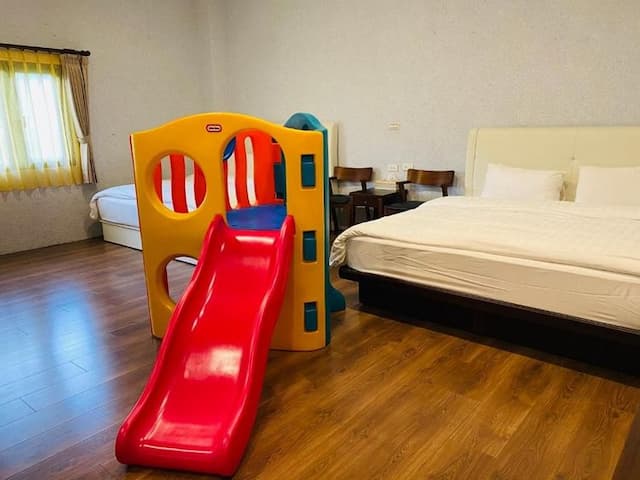 Childlike Garden Nantou Puli B&B-Deluxe Quadruple Room 102-2