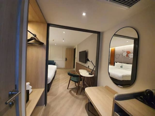 The Quart Ruamrudee By Uhg【SHA Plus+】-DELUXE CORNER WITH CANAL VIEW-3