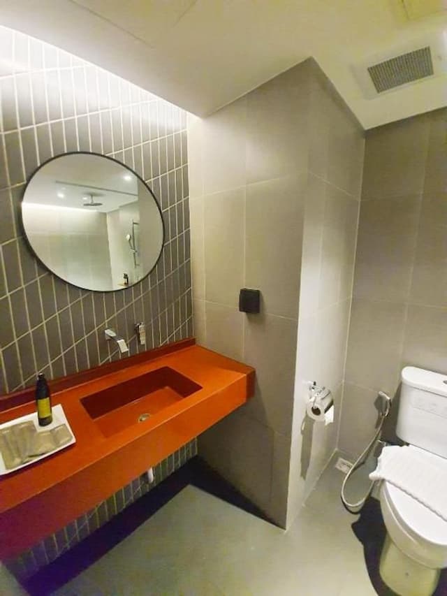 The Quart Ruamrudee By Uhg【SHA Plus+】-DELUXE CORNER WITH CANAL VIEW-5