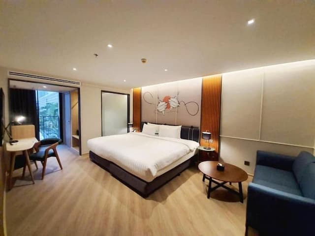 The Quart Ruamrudee By Uhg【SHA Plus+】-DELUXE CORNER WITH CANAL VIEW-1