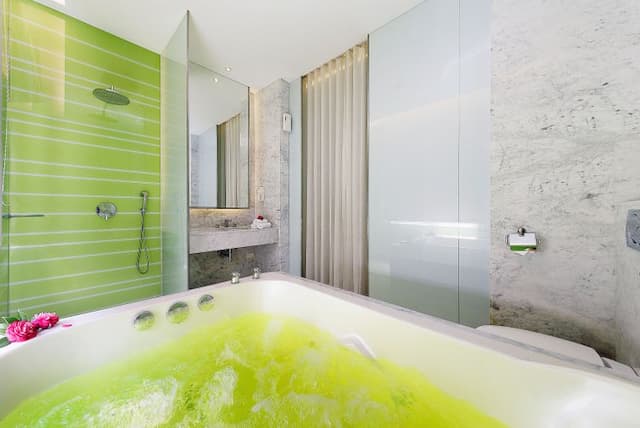 Lake Mountain View Inn-Exquisite Double Room - Attached Garage-7