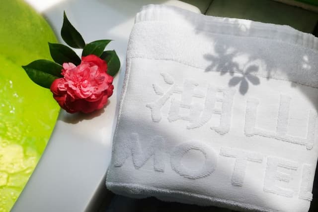 Lake Mountain View Inn-Exquisite Double Room - Attached Garage-4