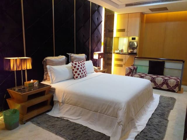 Lake Mountain View Inn-Classic Double Room - Attached Garage-6