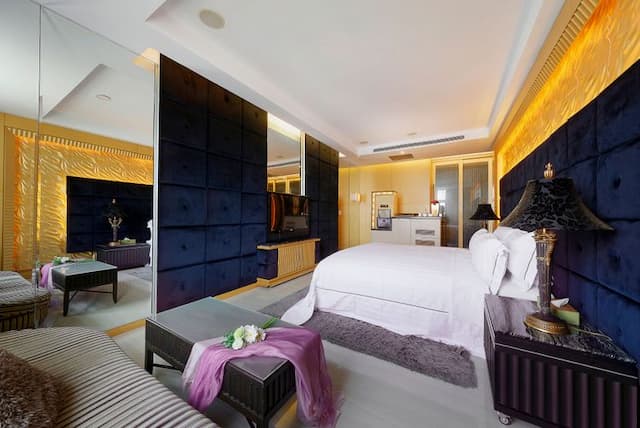 Lake Mountain View Inn-Classic Double Room - Attached Garage-2