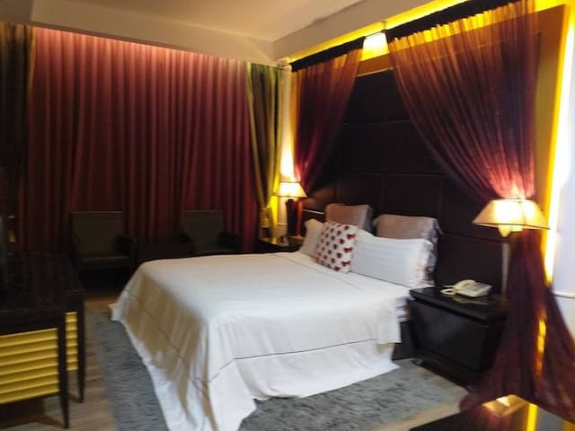 Lake Mountain View Inn-Classic Double Room - Attached Garage-4