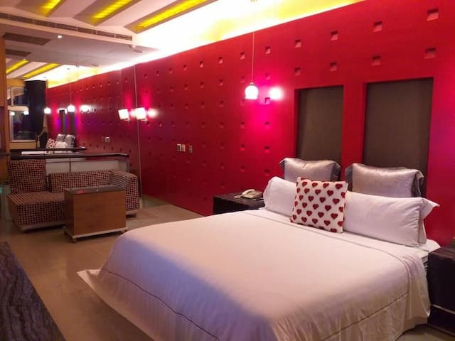 Lake Mountain View Inn-Classic Double Room - Attached Garage-7