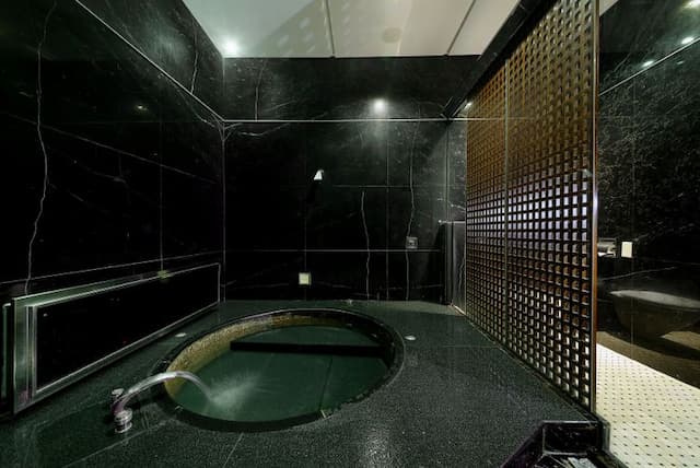 Lake Mountain View Inn-Superior Double Room - Attached Garage-5