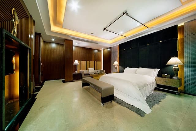 Lake Mountain View Inn-Deluxe Double Room - Attached Garage-2