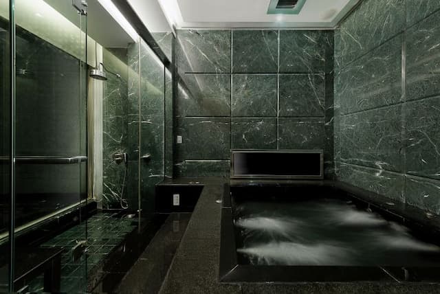 Lake Mountain View Inn-Deluxe Double Room - Attached Garage-4