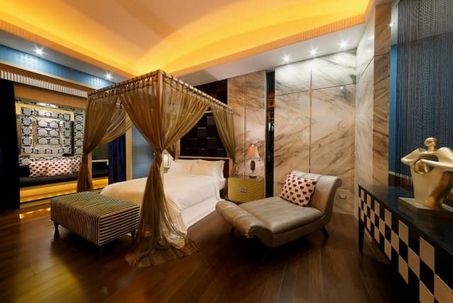 Lake Mountain View Inn-Luxury Double Room - Attached Garage-1