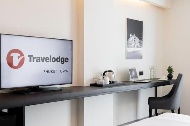 Travelodge Phuket Town-Friends and Family Triple(Room with Breakfast)-4
