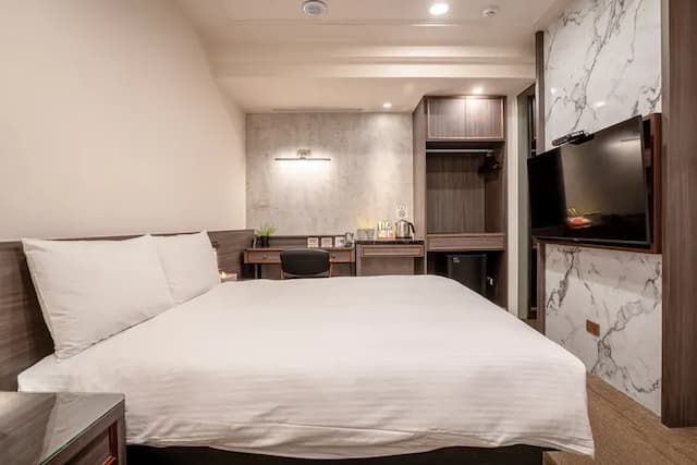 夢樓旅店-精緻雙人房(無窗)-5