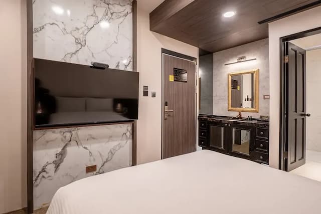 夢樓旅店-精緻雙人房(無窗)-7