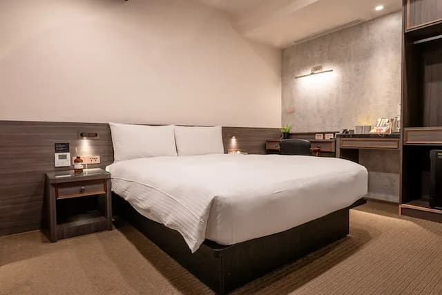 夢樓旅店-精緻雙人房(無窗)-1