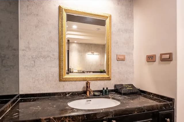 夢樓旅店-精緻雙人房(無窗)-9