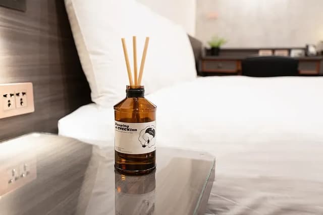 夢樓旅店-精緻雙人房(無窗)-6