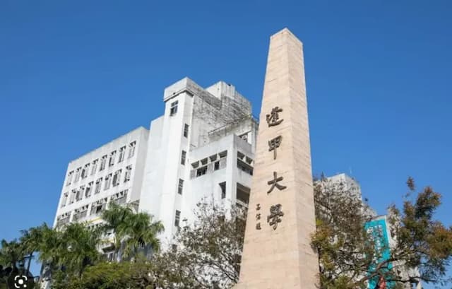 CHECK inn Express Taichung Feng Chia-Deluxe Quadruple Room-6