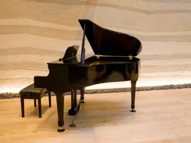 【A棟】スイートルーム限定の自動演奏ピアノ（お客様の演奏も可能です）