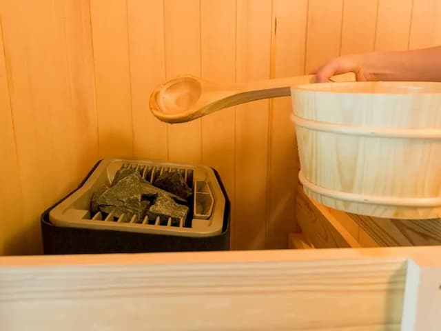 【A棟・B棟】ドライサウナ（セルフロウリュウ可）