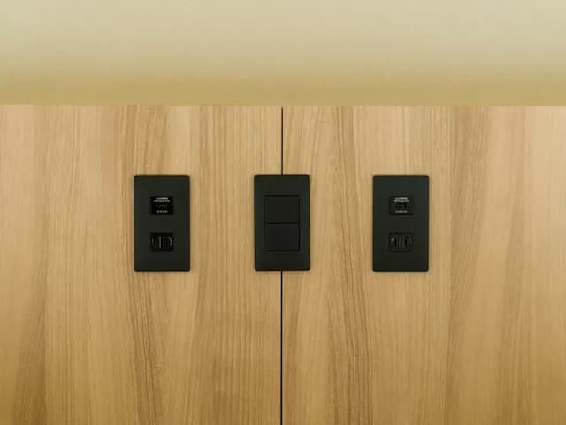 【B棟】ベッドボード（AC/USBコンセント）