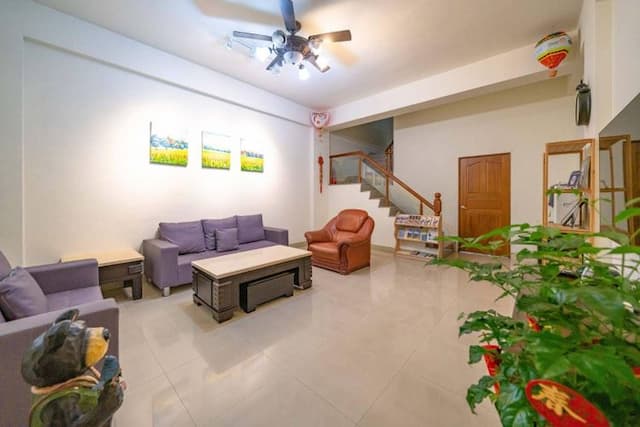 Hualien Baodong Colorful Nest B&B with slides, barbecue, singing, electric mahjong, near Dongdamen Night Market-6-person bungalow-3