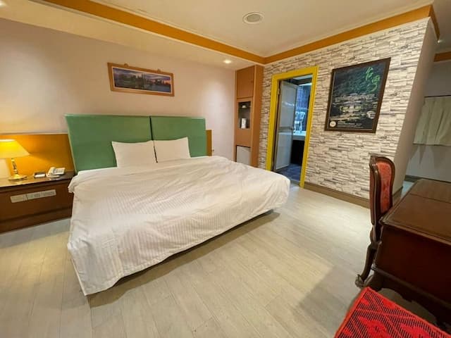 高雄文賓大飯店-駁二館-標準雙人房(加大床)-6