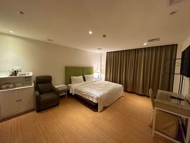 高雄文賓大飯店-駁二館-車庫雙人房-1