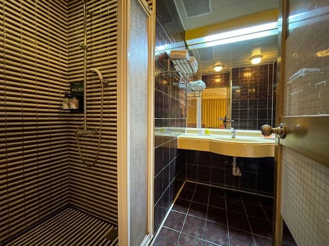 高雄文賓大飯店-駁二館-車庫雙人房-4