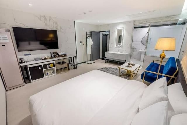Busan Air Sky Hotel-Standard Double Room-3