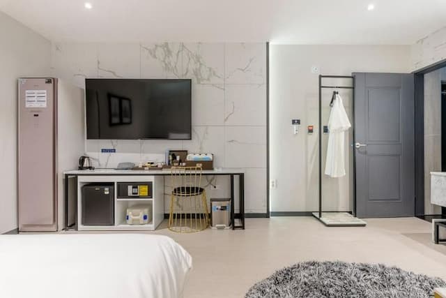 Busan Air Sky Hotel-Standard Double Room-4