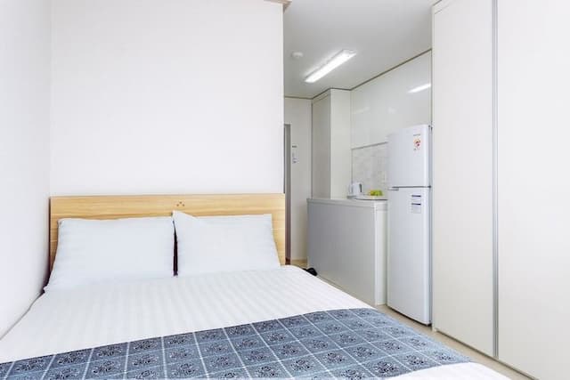 Staywell Hotel-Economy Double Room-2