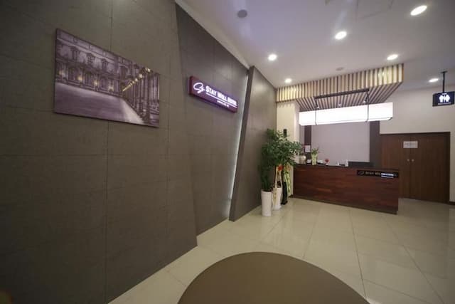 Staywell Hotel-Standard Twin Room-6