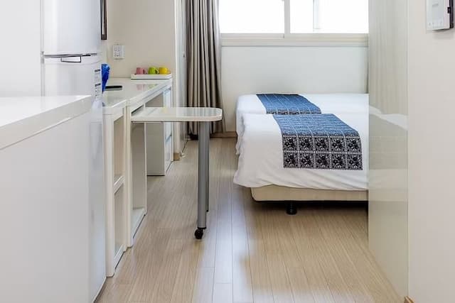 Staywell Hotel-Deluxe Twin Room-5