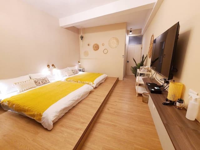 Sleep Inn along Senman Island-Orange Bubble Quadruple Room-2