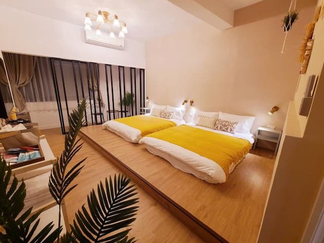 Sleep Inn along Senman Island-Orange Bubble Quadruple Room-1