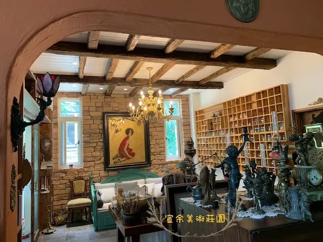 1樓畫室/雙人沙發床