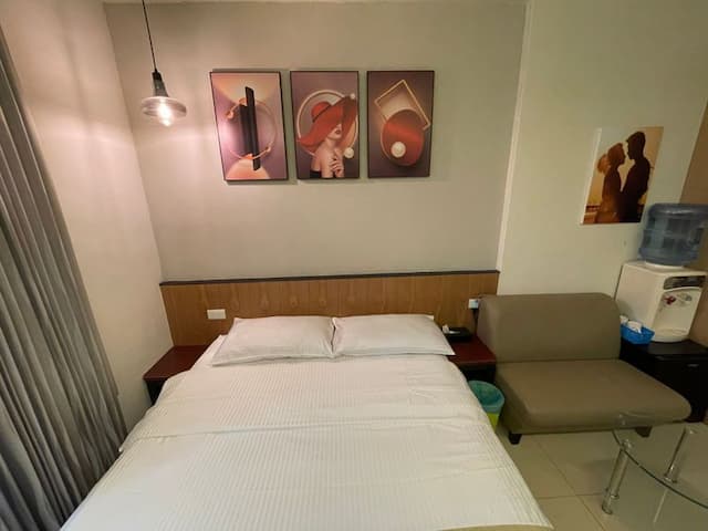 沙發.茶几.RO飲水機.靜音冰箱