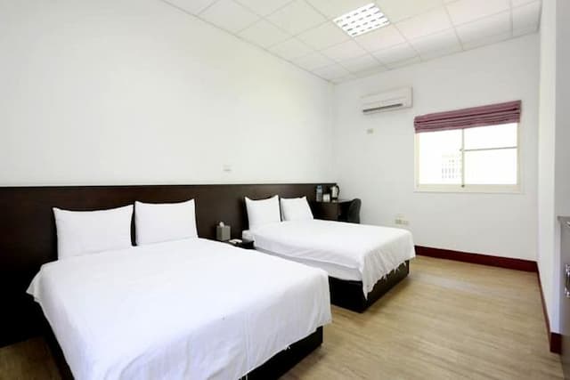 Oak Garden Hostel-Quad room-1