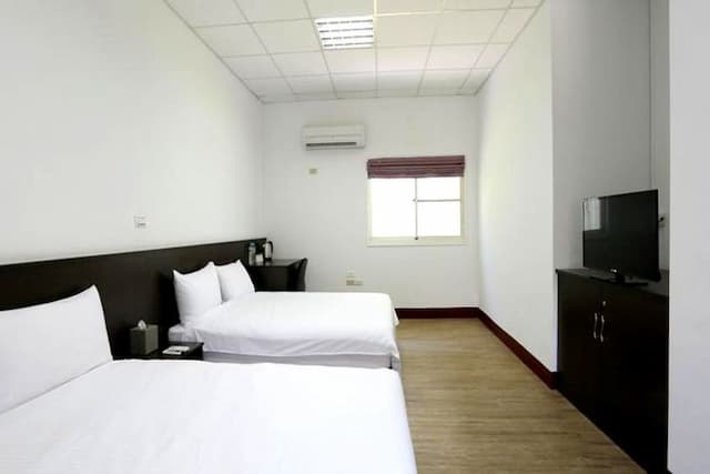 Oak Garden Hostel-Quad room-3