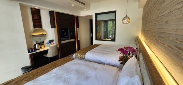 Shuian lakeside Hotel II-Elegant Deluxe Quadruple Suite-4