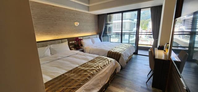 Shuian lakeside Hotel II-Elegant Deluxe Quadruple Suite-7