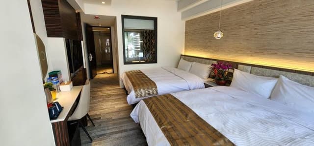Shuian lakeside Hotel II-Elegant Deluxe Quadruple Suite-6