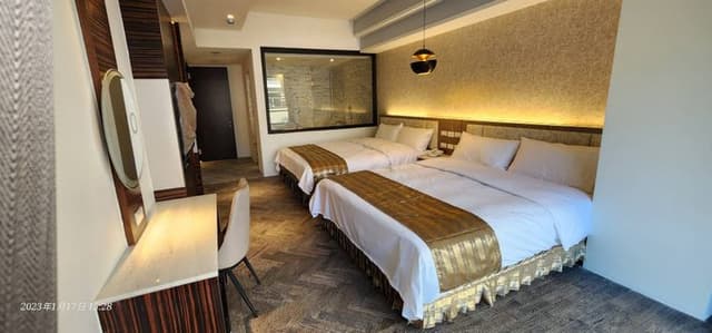 Shuian lakeside Hotel II-Elegant Deluxe Quadruple Suite-8