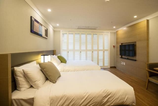 Jeju Marevo Resort-Deluxe Family Twin-1